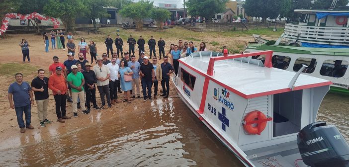 Prefeitura de Aveiro faz entrega de uma nova ambulâncha para  Distrito de Brasília Legal.